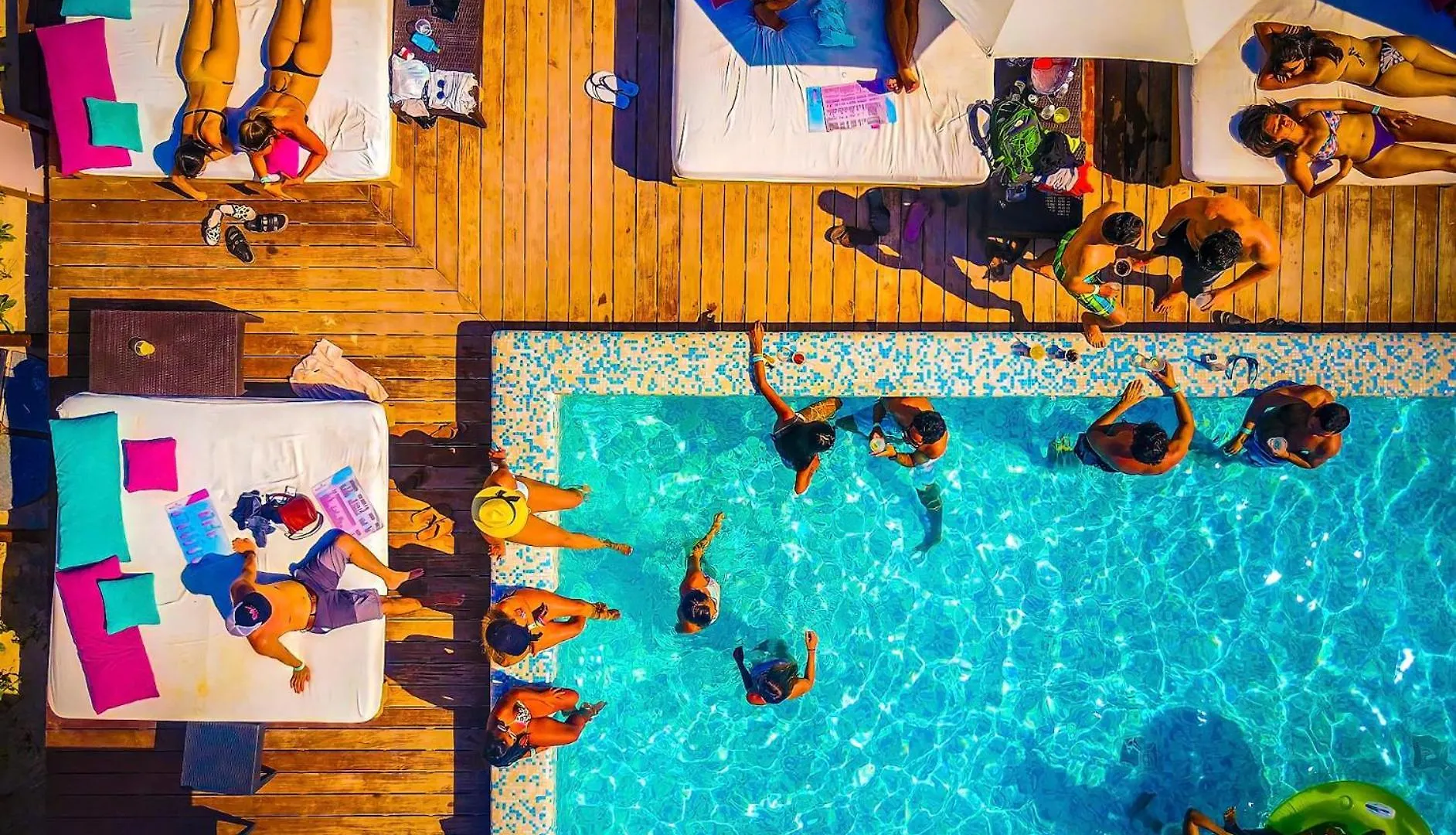 Daire B6 Romantic Beachside Escape Bangkok Theme Memory Foam King Bed Kitchen Ac Playa del Carmen Meksika